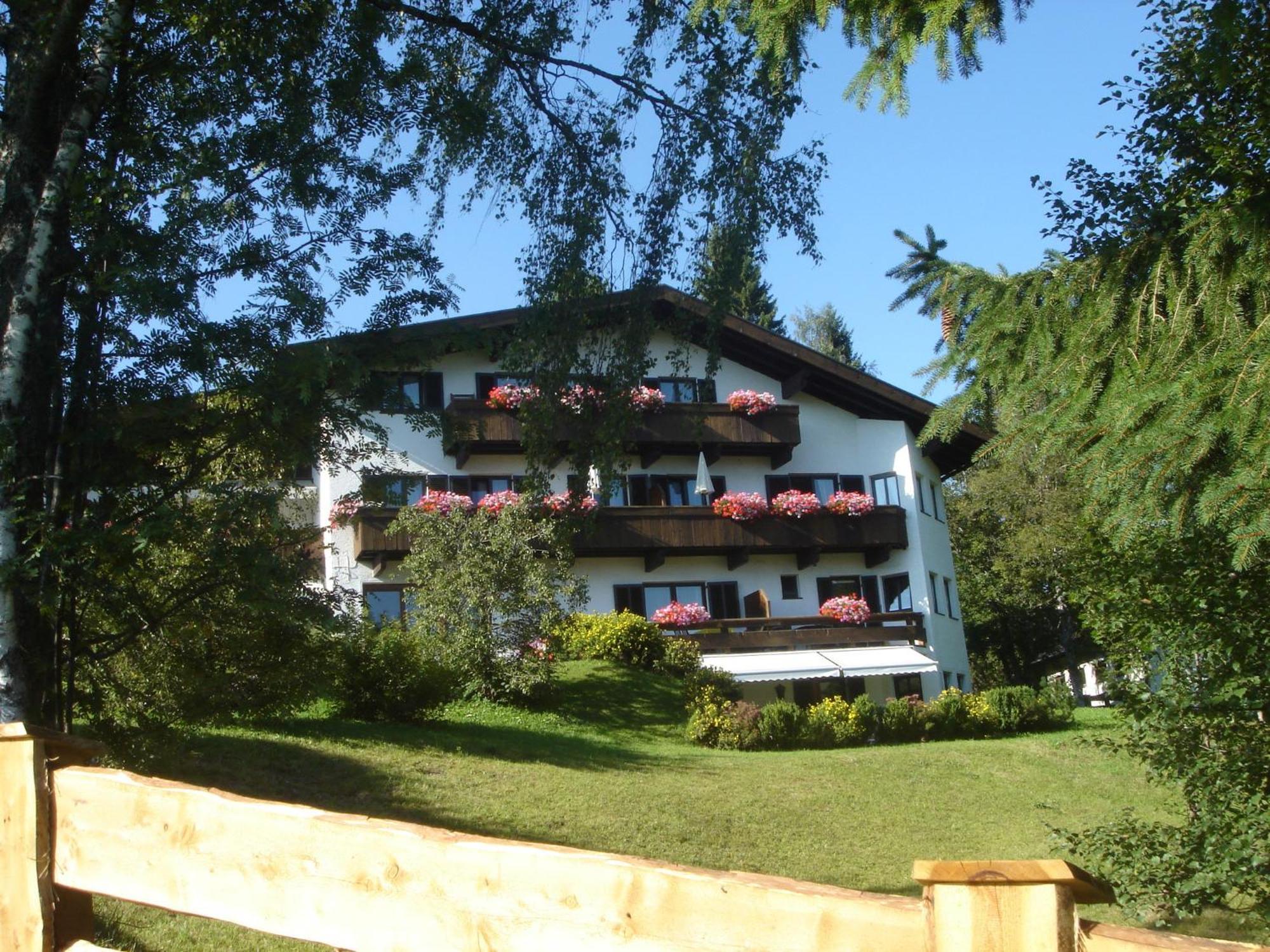 Landhaus Frenes Apartments Seefeld in Tirol Bagian luar foto