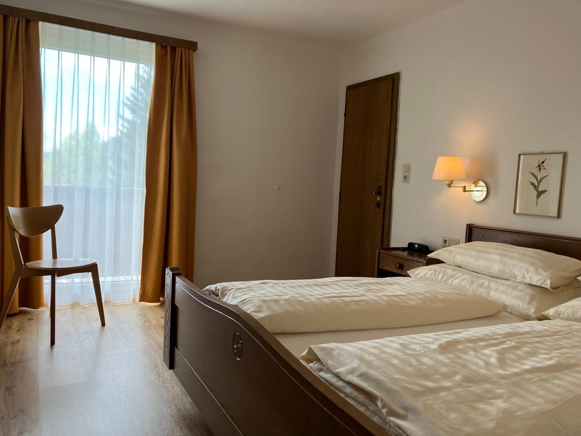 Landhaus Frenes Apartments Seefeld in Tirol Bagian luar foto