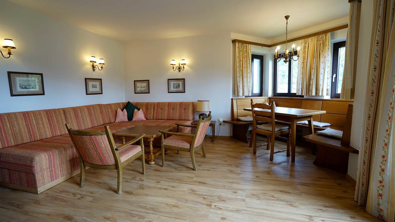 Landhaus Frenes Apartments Seefeld in Tirol Bagian luar foto