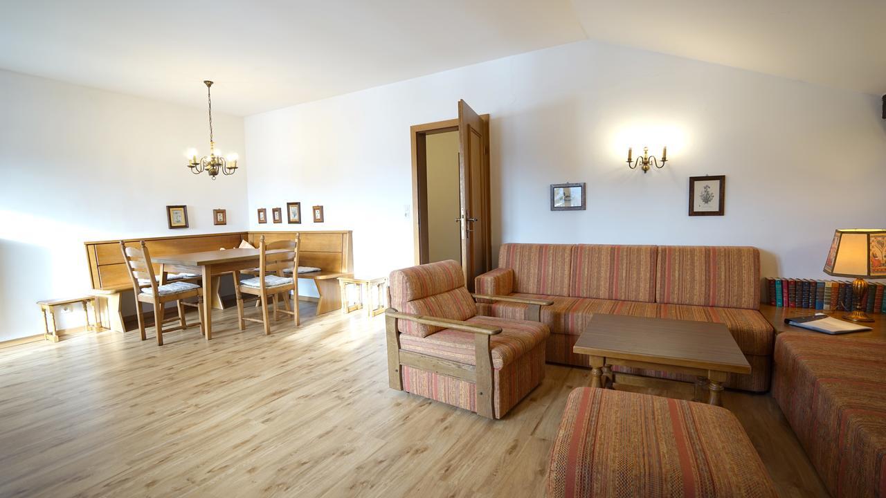 Landhaus Frenes Apartments Seefeld in Tirol Bagian luar foto