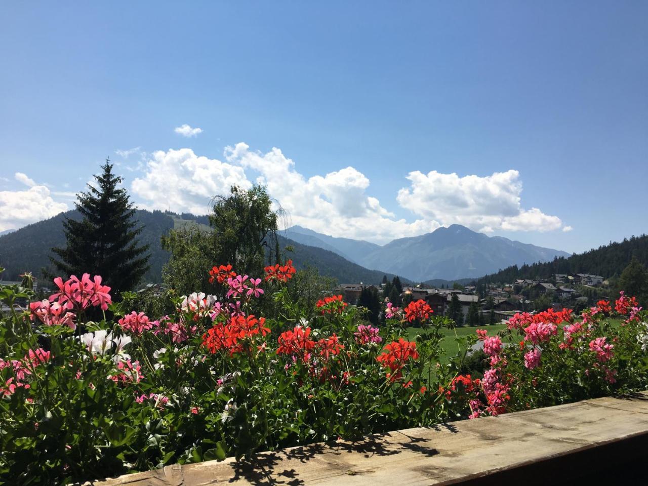 Landhaus Frenes Apartments Seefeld in Tirol Bagian luar foto